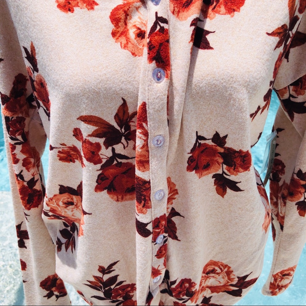 SOLD!⭐️NWT buttondown sweater!⭐️ - Picture 2 of 6